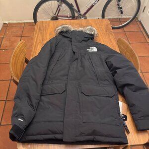 The North Face Men’s 600 Down Parka Jacket | Black | Size M